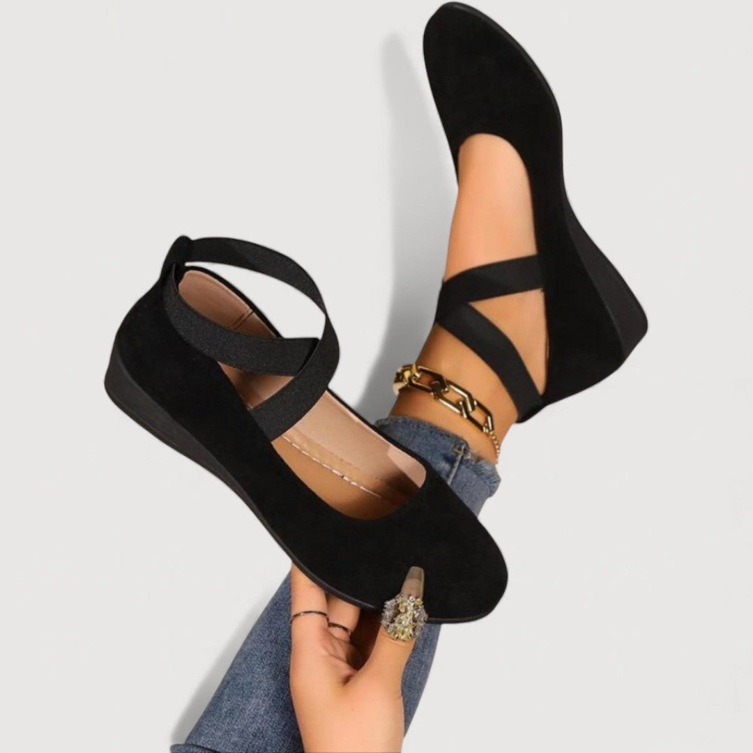 Black / 10
